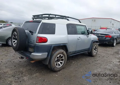 2007 Toyota Fj Cruiser z USA, uszkodzony, nr VIN JTEZU11F470008354